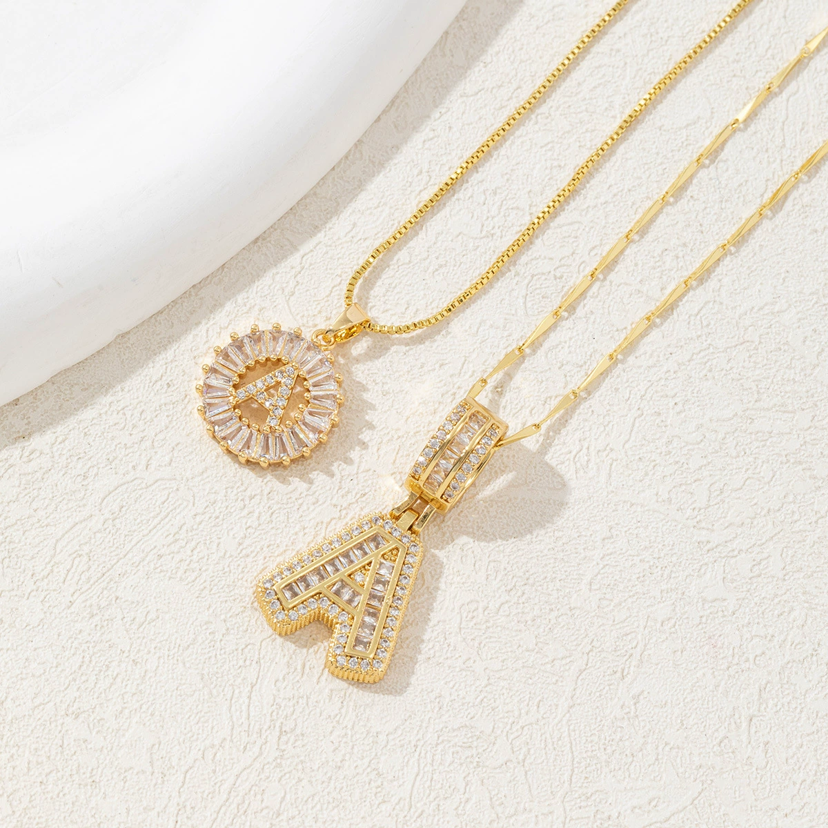Популярный трансграничный стиль хип-хопа, полный бриллиантовый кулон с буквами в виде рок-конфет, медная инкрустация цирконом, позолоченное ожерелье, набор букв для пары