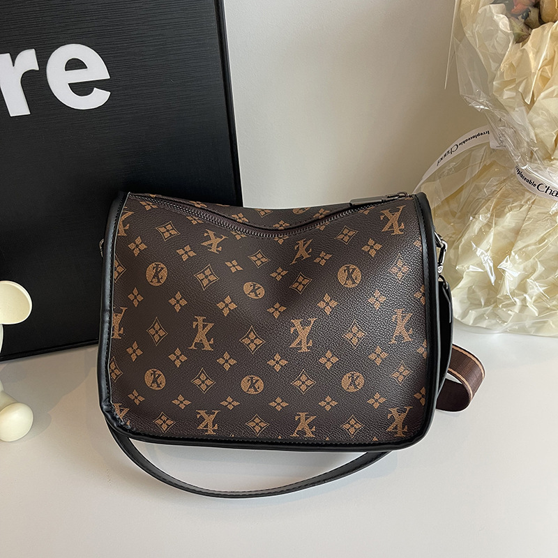 Hong Kong estilo retro bolso de verano 2025 nueva textura transfronteriza bolso de hombro de mujer correa de hombro ancha color contraste de moda mochila