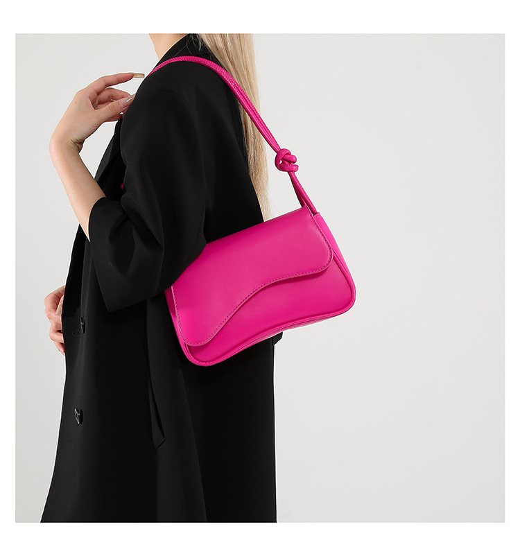 Underarm bag for women, new autumn 2024 fashion and niche design, single-shoulder crossbody bag, stylish and relaxed small square bag undefined