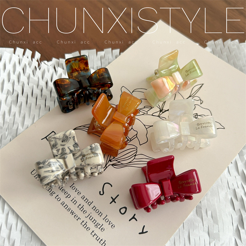 小さい蝶結び ~ 4cmの小さいサイズの前髪はシンプルです。