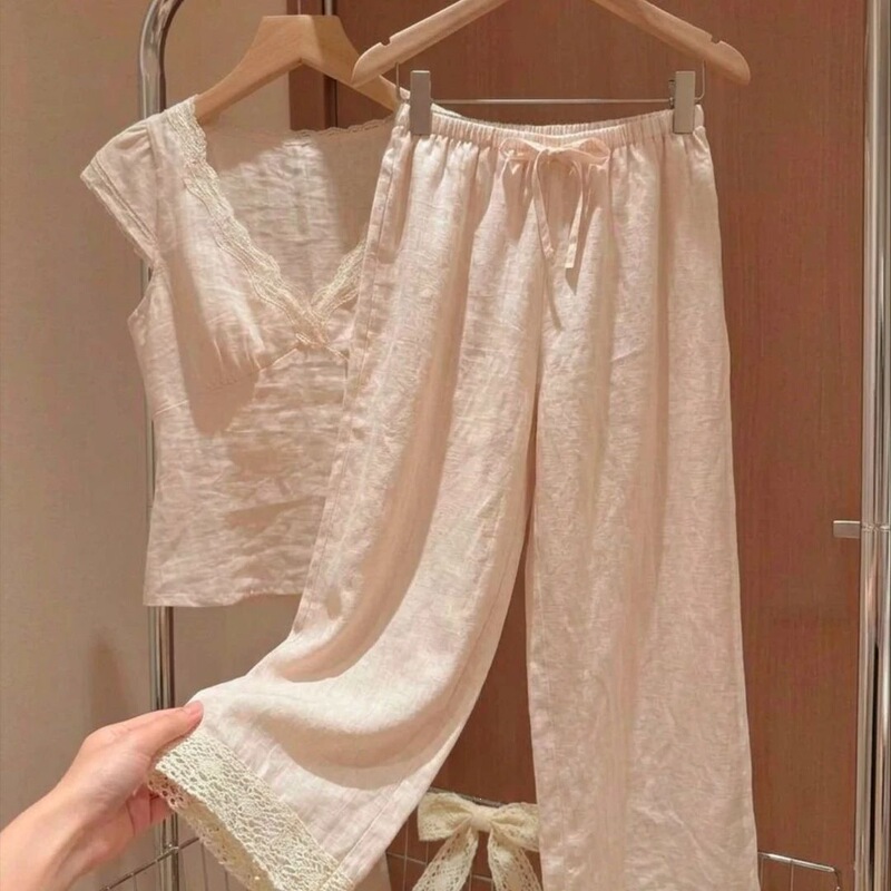 Direct from the factory, summer simple and alluring lace short-sleeve pajamas, slim-fit shorts with chest pads, two-piece home wear set Direct from the factory, summer simple and alluring lace short-sleeve pajamas, slim-fit shorts with chest pads, two-piece home wear set