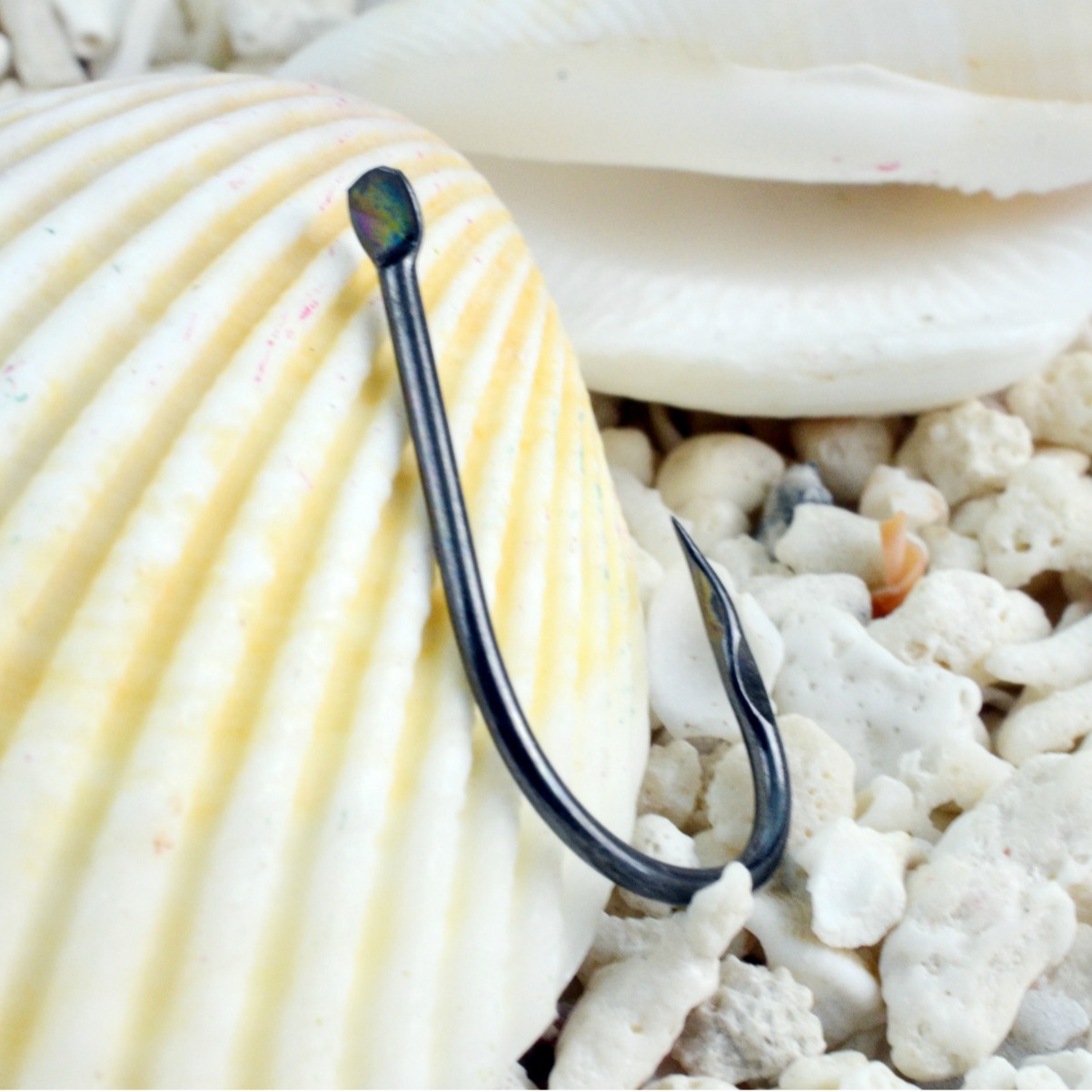 Boutique a granel iseini no púas doble afilado anzuelo de acero de alto carbono lago equipo de pesca fábrica plana golpeó Yidou Qianhe