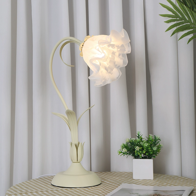 Table lamp for bed, creative lantern for bedroom for desktop, internet celebrity, flowered