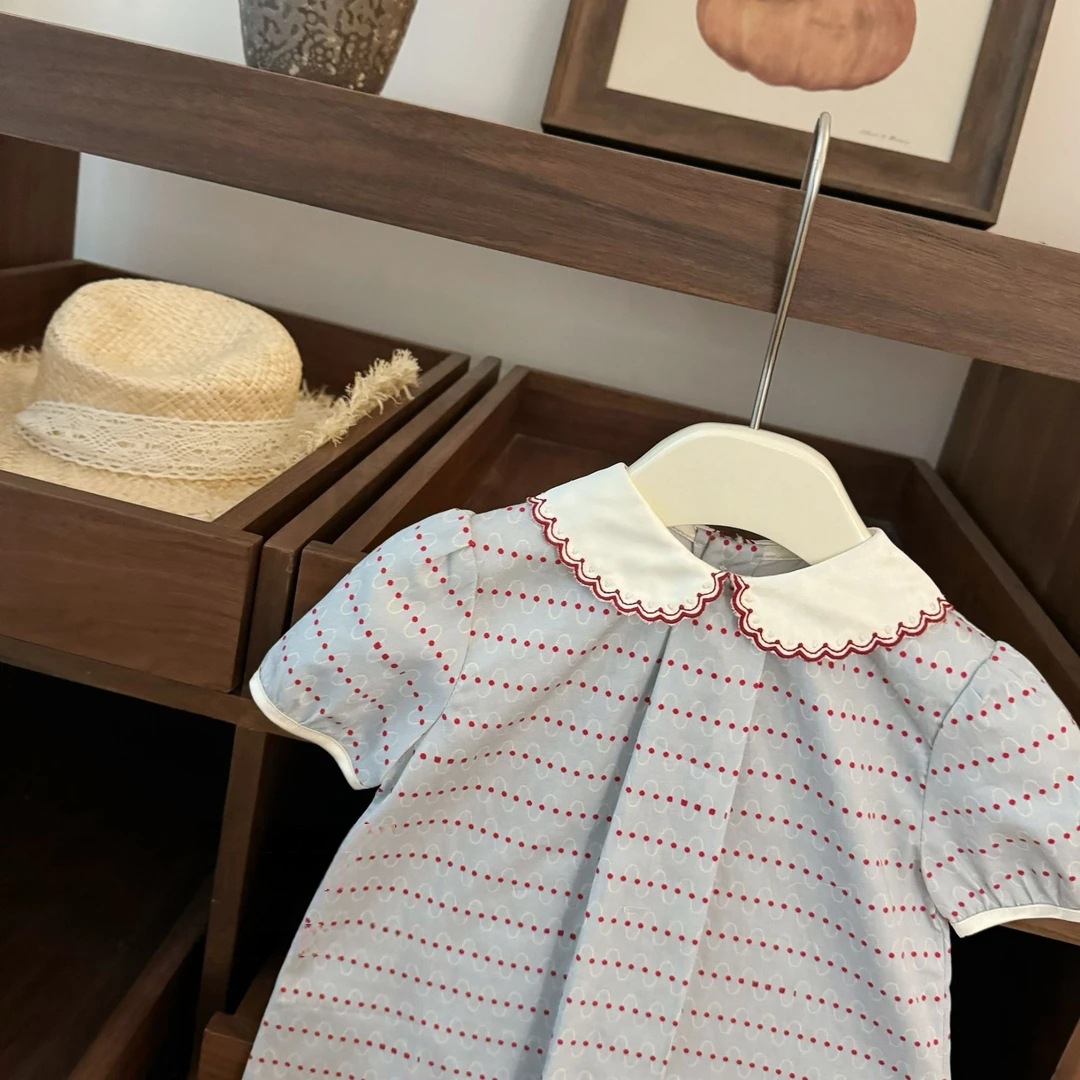 ¡Sentimiento de gran marca! Muñeca de cuello bordado estilo académico estilo A versión de manga corta vestido de aire extranjero