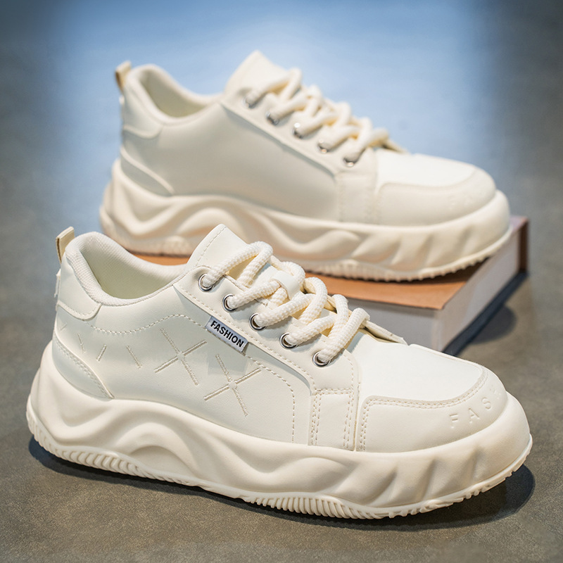 2026 nuevos zapatos de hombre transpirables de explosión universal cuero deportivo casual suela gruesa alta anti-deslizante zapatos de moda para hombres