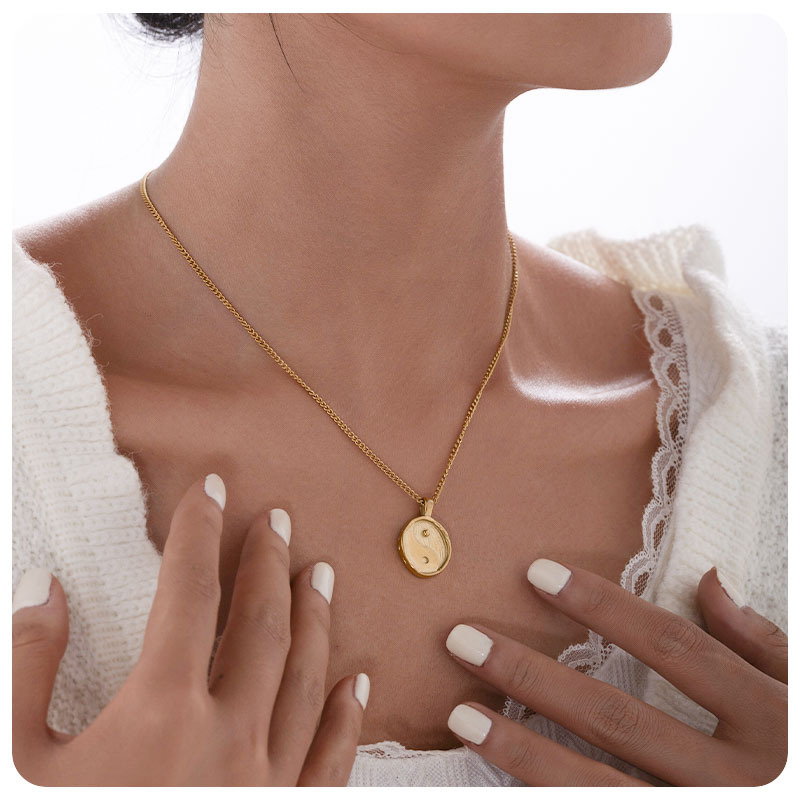 Taina Tai Chi moneda de oro redonda 18k oro collar de acero inoxidable cadena de clavícula de mujer lujo ligero al por mayor cadena de suéter image 3