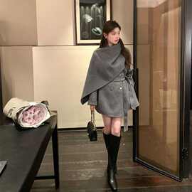 千金穿搭高级感披肩围巾斗篷呢子大衣温柔毛呢外套女秋冬内里加厚