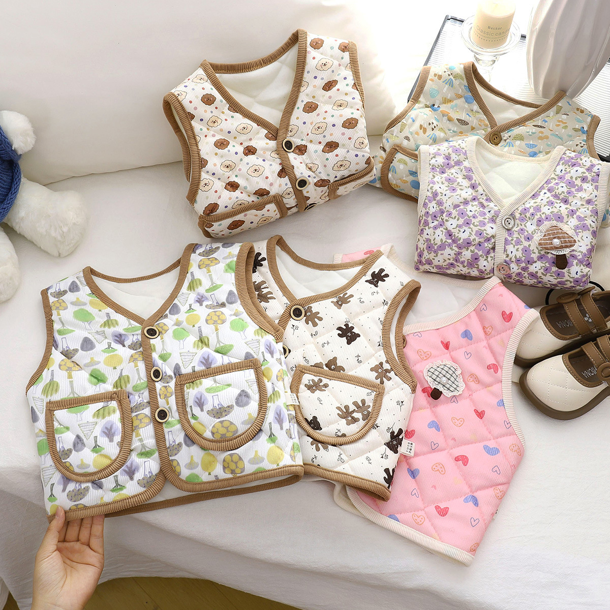 秋冬季新款马甲男女童装加棉条绒保暖上衣无袖灯芯绒马夹一件代发