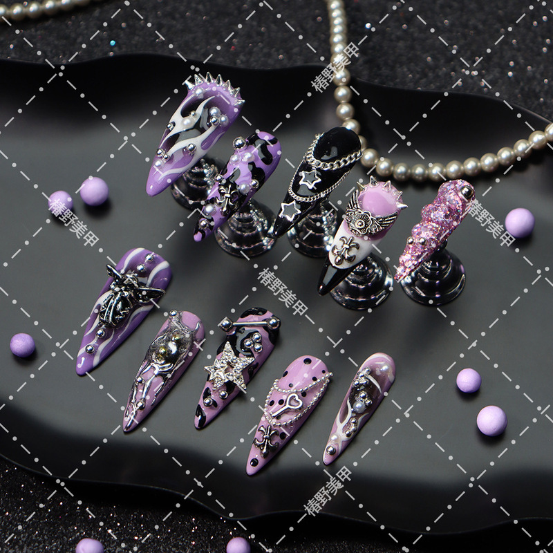 Internet Celebrity Y2K Hot Girl Wears Nail Extensions, Purple Pink Chrome Hearts Studded Nails, Skin-Brightening Removable Fake Nails Wholesale