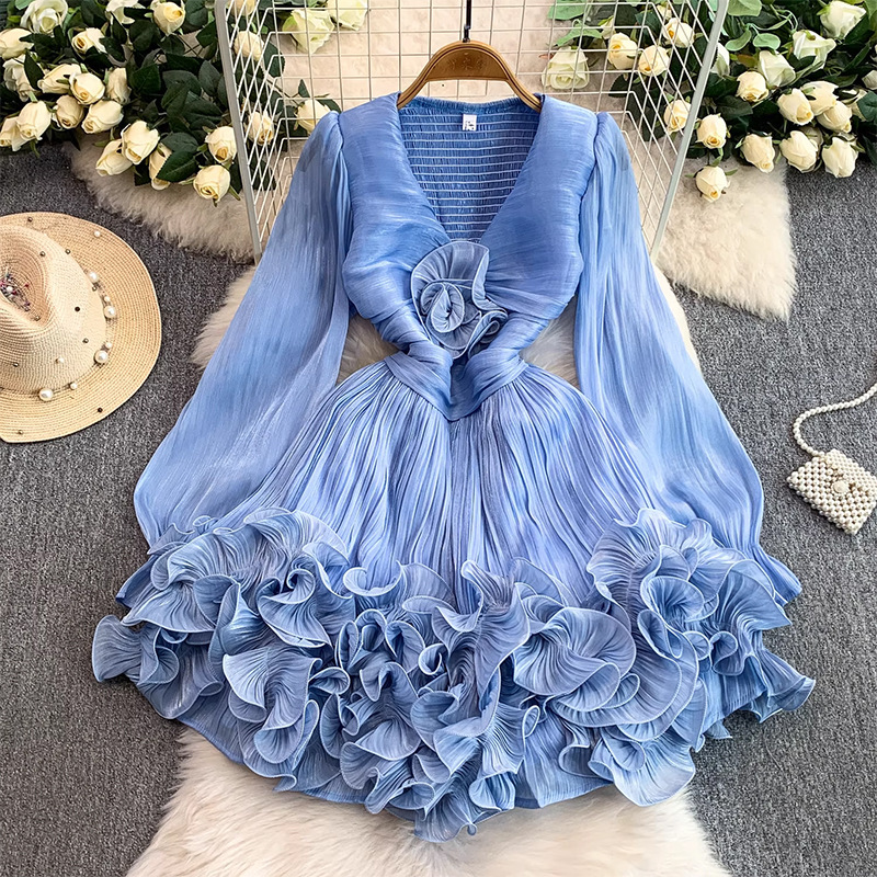 European and American Internet Celebrity Niche High-End Flowing Sheer V-Neck Dress for Women with Heavy Craftsmanship, Puffy Three-Dimensional Ruffle Short Skirt
