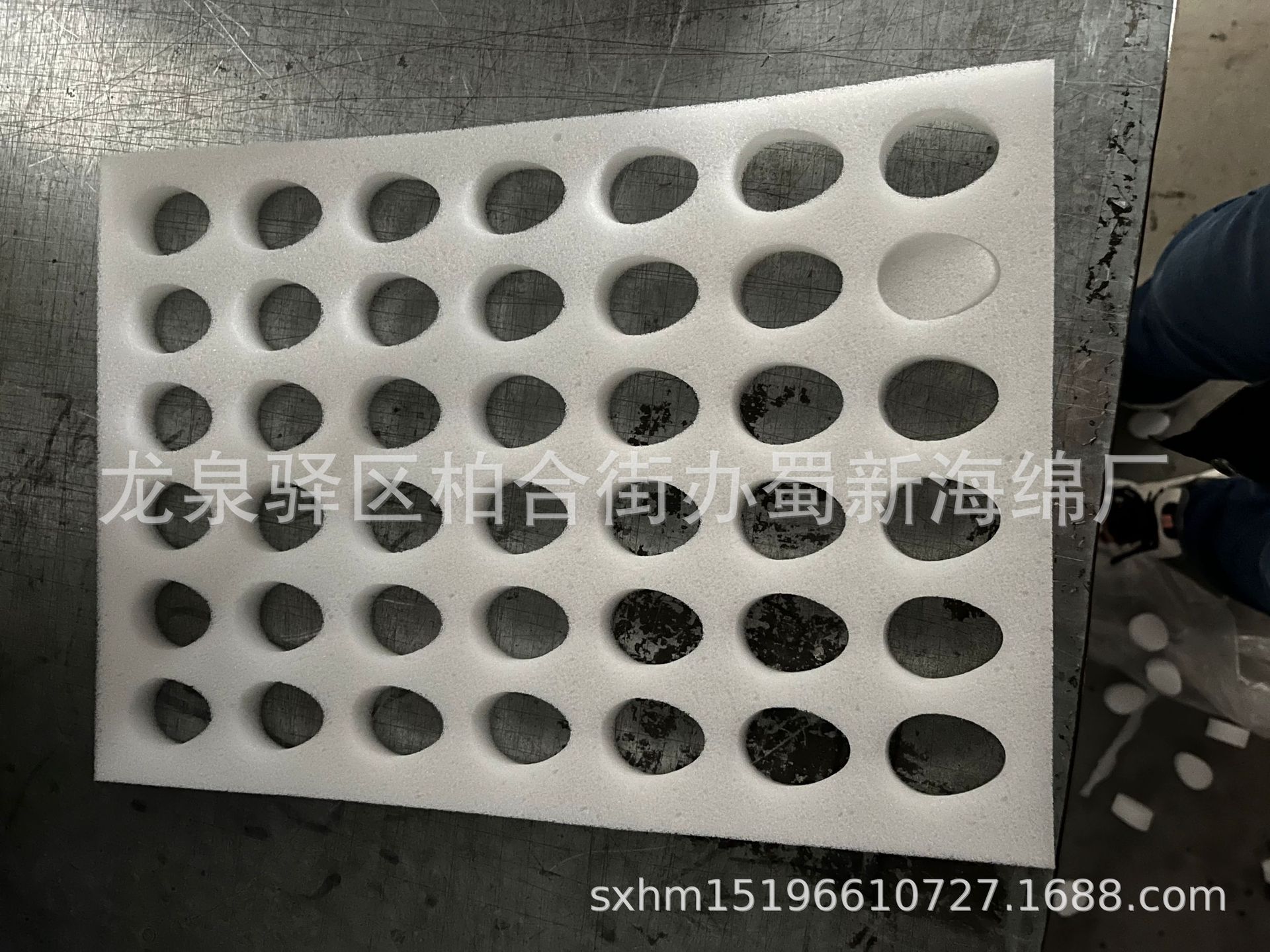 厂家供应草莓白色海绵垫片/66枚77枚草莓周转箱草莓海绵