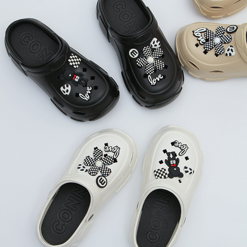 2025 New Fashion Clogs for Women, Outdoor Beach Sandals with a Stepping-On-Clouds Feel, Non-Slip Summer Slippers with Thick Soles for Women 2025 New Fashion Clogs for Women, Outdoor Beach Sandals with a Stepping-On-Clouds Feel, Non-Slip Summer Slippers with Thick Soles for Women