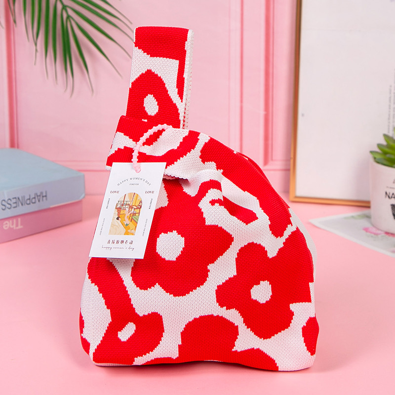 붉은 꽃 + 액세서리 없음