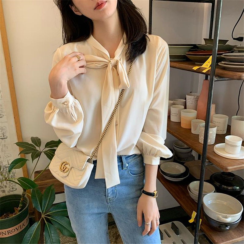 Spring design shirt with bow