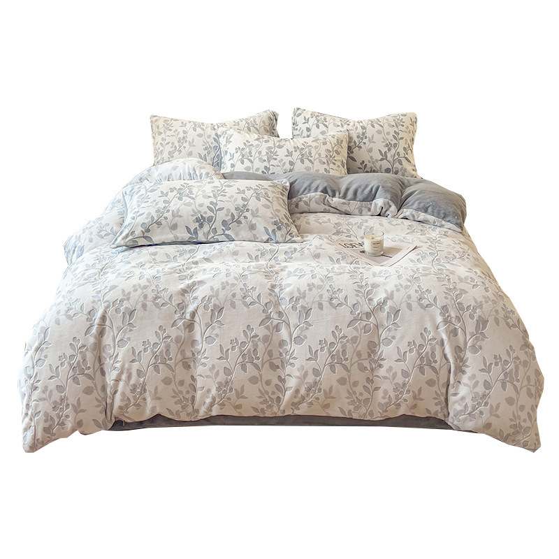 Leche de seda de cuatro piezas set2025 nuevo invierno grueso coral de seda y edredón cubierta sábanas de franela set de tres piezas