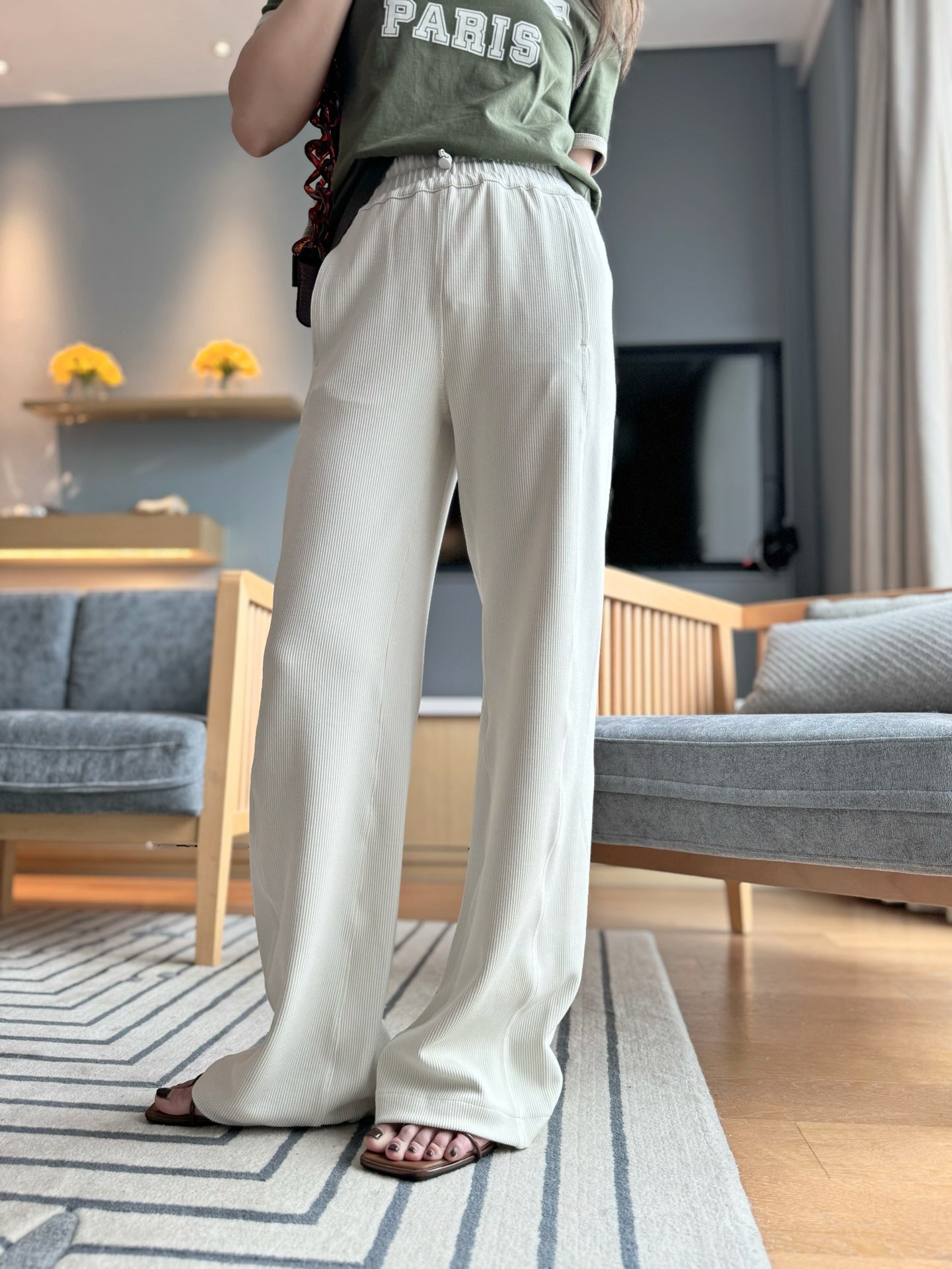 ルルと同じスタイルのソフトストリームリブミッドウエストスリムストレートワイドレッグ多用途カジュアルヨガ