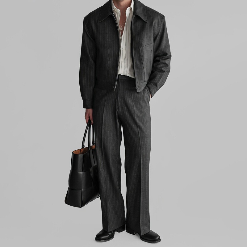 Dark gray, high-end striped straight-leg casual pants for men, loose-fitting wide-leg trousers for early spring, versatile and stylish, with a flowing drape, suitable for commuting