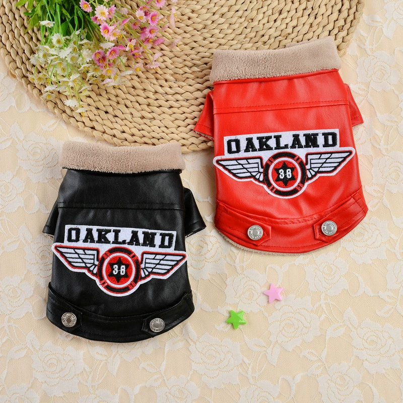 Бренд Chao Кожаная одежда с вышивкой Водонепроницаемая Одежда для собак Одежда для домашних животных оптом Осенне-зимняя одежда Маленькая собака Тедди Осенний Бульдог