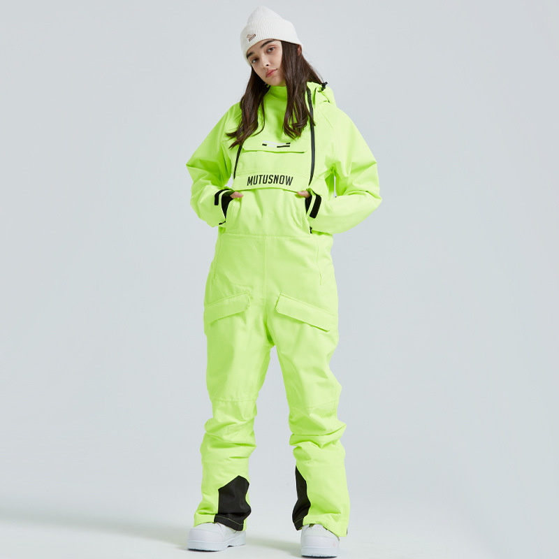 Fluorescent green (the same model of men and women)