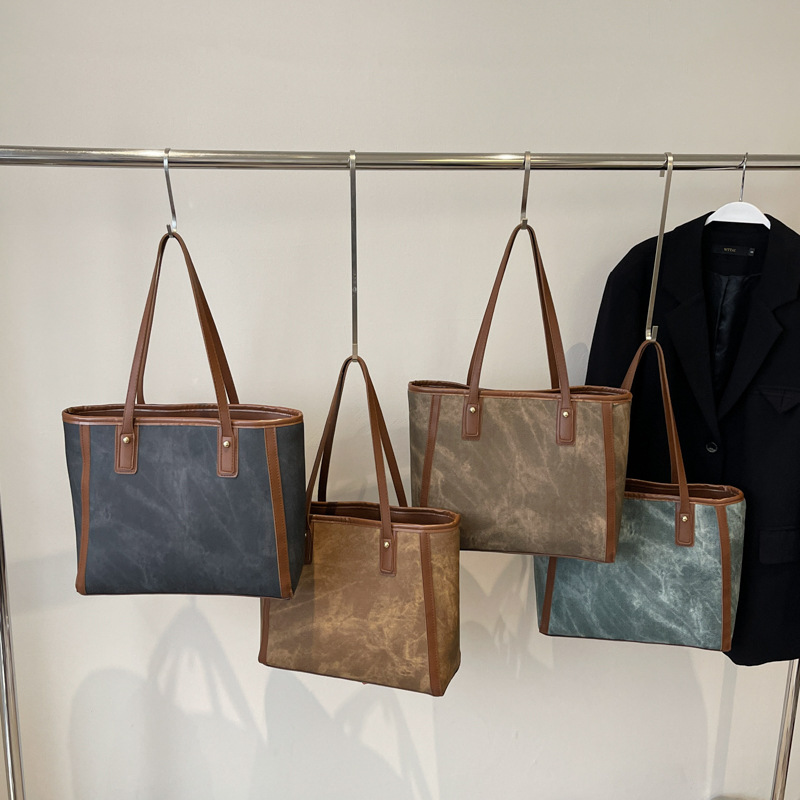 Bolsa de alta sensación de gran capacidad para mujeres 2023 nuevo otoño y invierno, bolsa de hombro universal para estudiantes universitarios en clase, bolsa de viaje