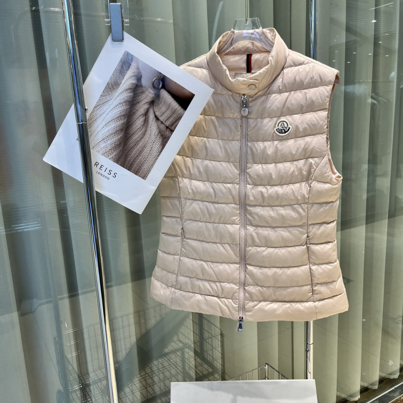 Qibiao new style stand-up collar lightweight down vest for women, complete with all three labels, slim fit, sleeveless, white duck down, warm outerwear Qibiao new style stand-up collar lightweight down vest for women, complete with all three labels, slim fit, sleeveless, white duck down, warm outerwear
