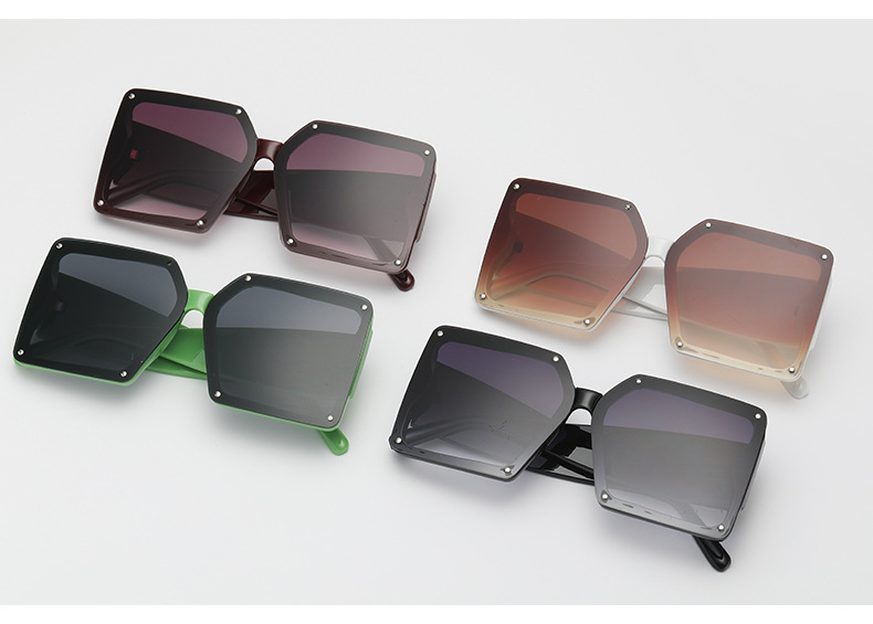 Fashion Large Frame Square Sunglasses Female display picture 5