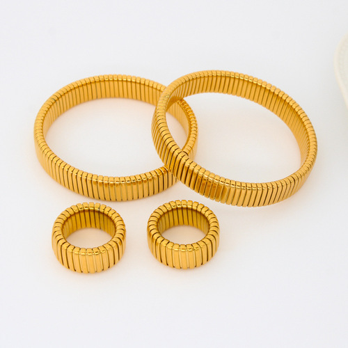 Wholesale European and American cross-border 18k real gold titanium-plated steel fashion elastic polished bracelet rings men's and women's jewelry