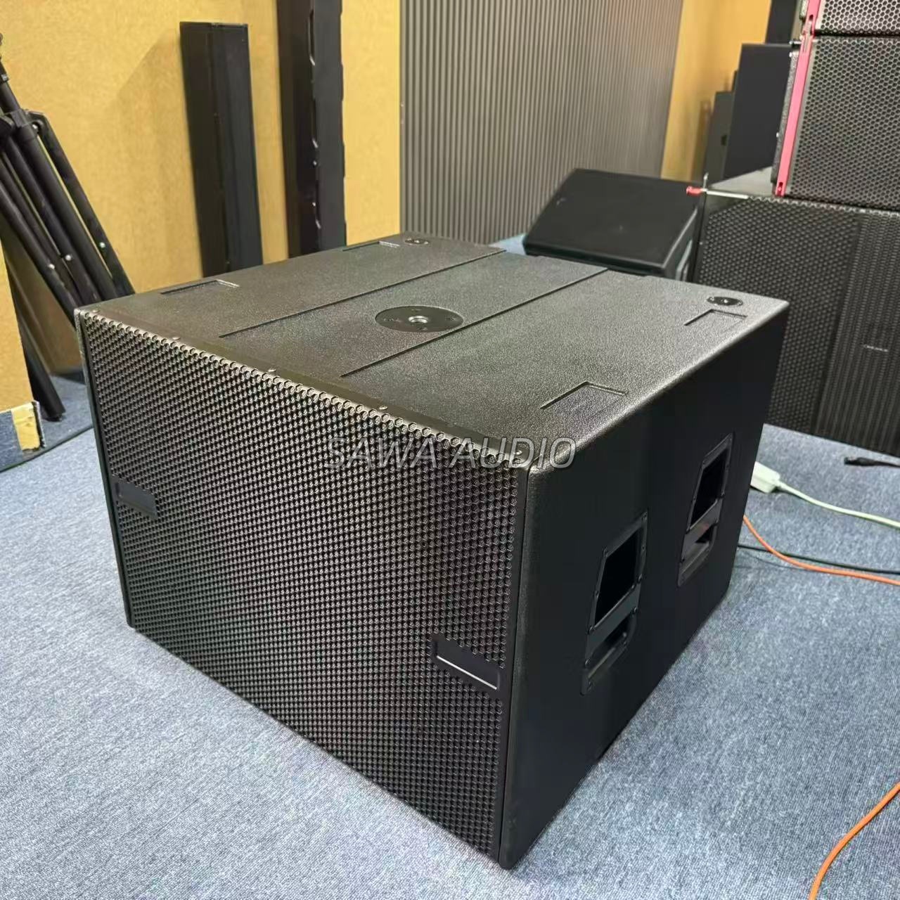 Subwoofer de 18 pulgadas de alta potencia de matriz lineal de sonido profesional al aire libre para conciertos de altavoces de bar
