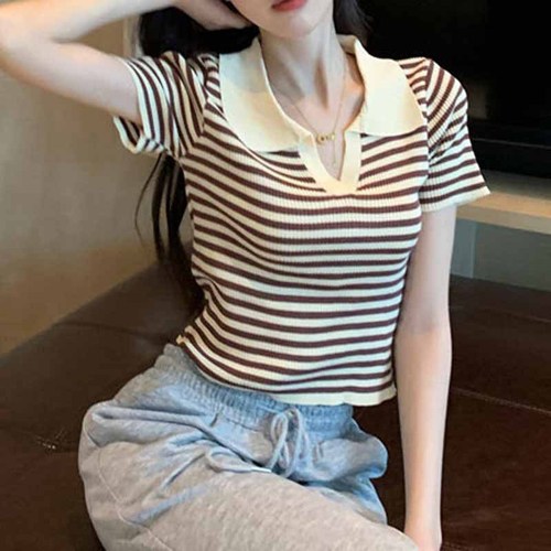 Striped summer thin-fit polo neck short-sleeve crop top with a sense of design, indie knit, trendy and cool silk blouse.