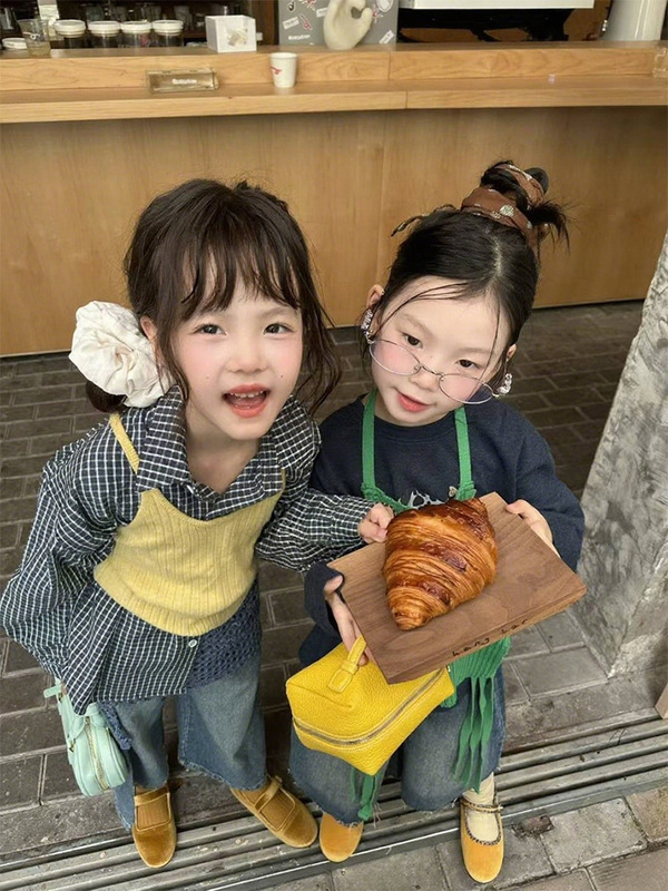 女の子韓国版秋の新作無地ベストチェック柄シャツ2025多用途カジュアルルーズジーンズ4点セット|undefined