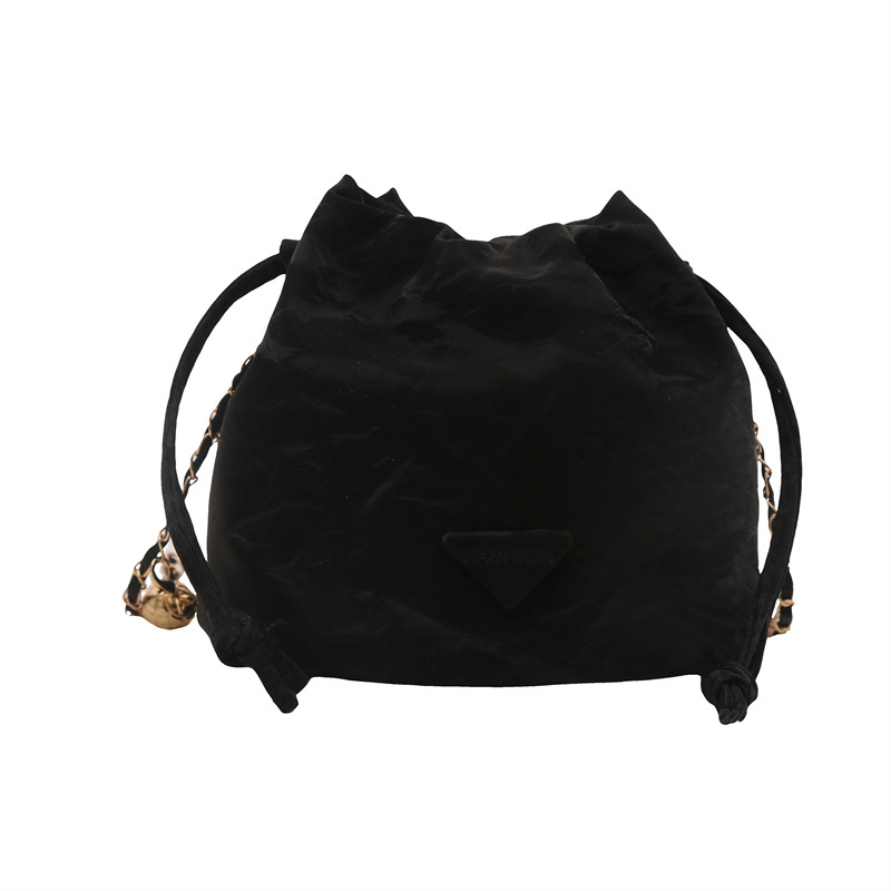 2024 bolsos populares retro bolsos de mujer nueva cadena casual bolsos de mochila de moda cuero suave bolsos de cubo de mujer gran capacidad