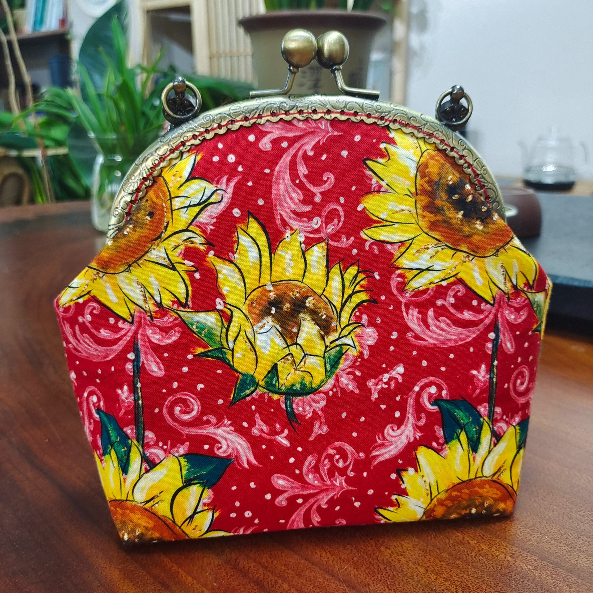 Nuevo estilo creativo hecho a mano diy billetera boca bolsa de oro bolsa de almacenamiento de material auto-bordado bolsa de patchwork bolsa de mensajero