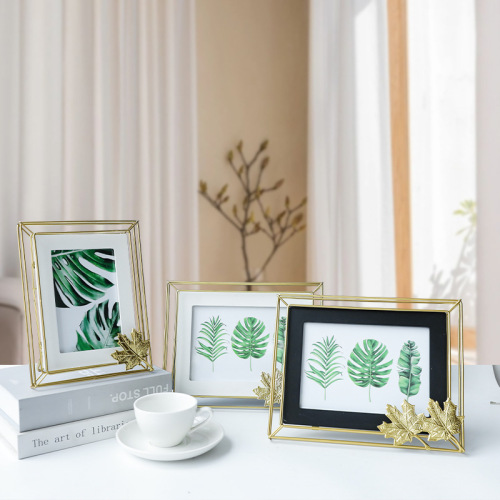 Photo Frame for Iron Wire Photos, Table Decor with Ins Style, Nordic Light Luxury Glass, 6-inch and 7-inch, Personalized Creative Modern Simple Children