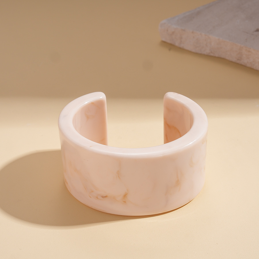 Europa y los Estados Unidos retro resina manchada pulsera de abertura geométrica simple nicho temperamento de alta sensación pulsera joyería de mujer