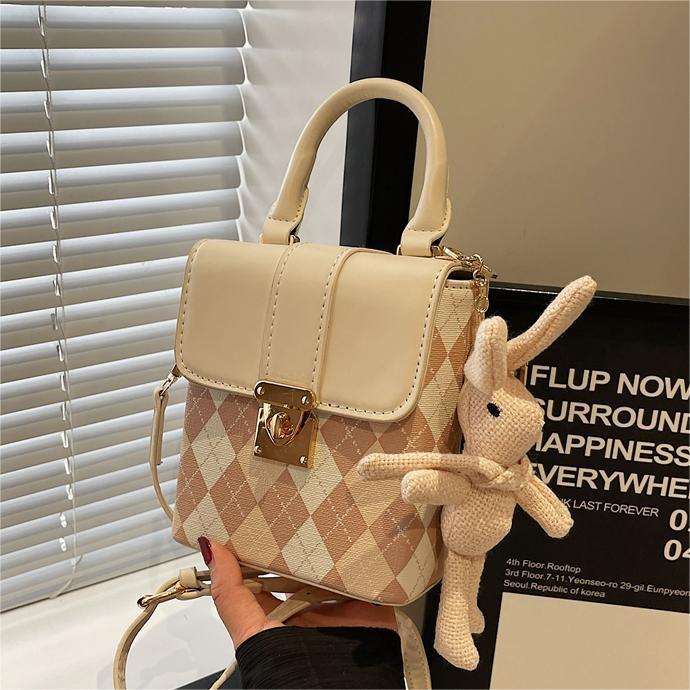 Alta sensación Lingerie mini bolso para mujeres 2024 nuevo Lingerie bolso cuadrado universal bolso de nicho de diseño exterior bolso de hombro