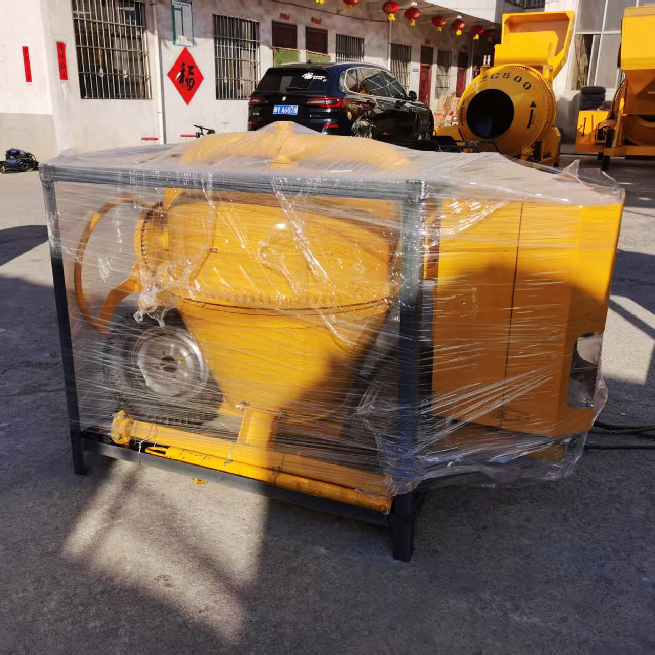 Mezcladora de diésel pequeña con dos ruedas, mezcladora de tambor manual para cemento y mortero, uso en obras de construcción, tanque pequeño amarillo de 350.