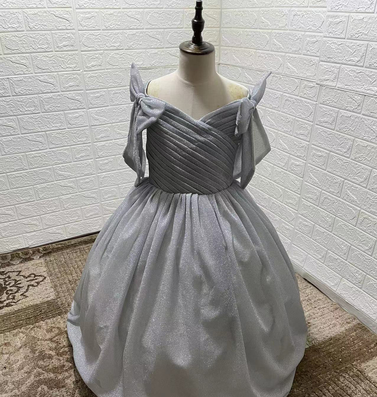Abito elegante dorato per bambina vestito da cerimonia_voghion.com