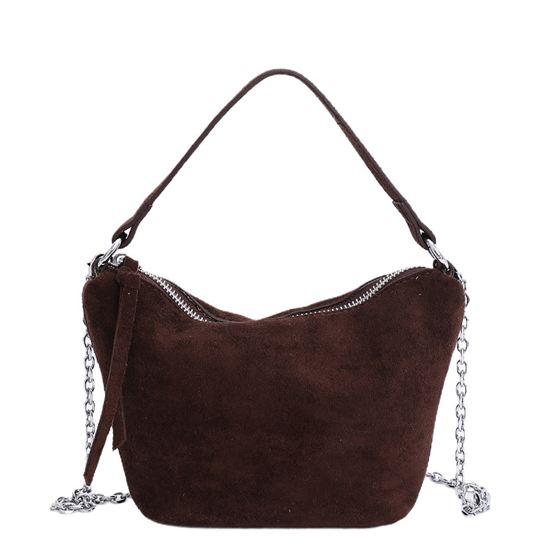 Bolsa de mano mate de alta sensación, bolso de brazo universal para mujeres, otoño y invierno 2025, nuevo tipo de bolso de hombro de viaje, bolso de mochila universal