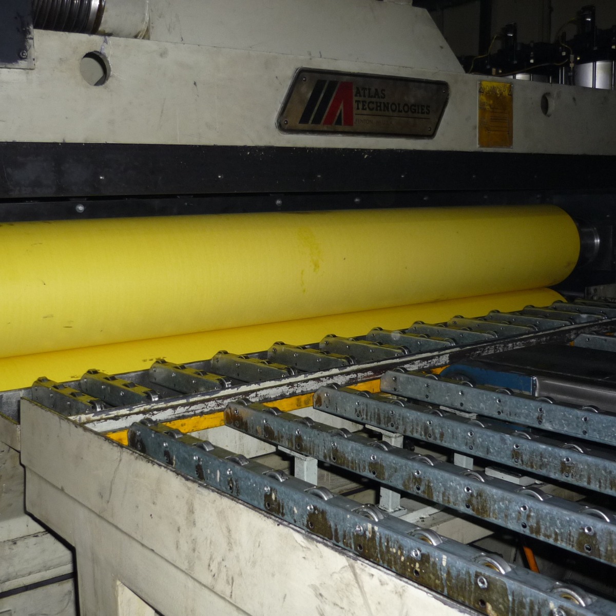 专业制造无纺布挤干辊、清洁辊上海宝鹰替代进口13701959839