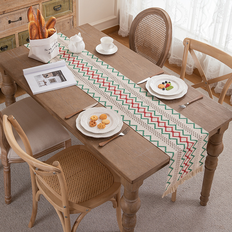 Natural Woven Striped Diamond Pattern Table Runner With Tassels_voghion.com