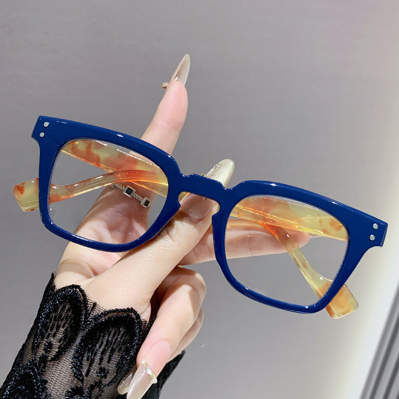 Espejos para leer Espejos planos de maquillaje de súper fuego para hombres y mujeres de alto valor a prueba de luz azul moda celebridad de Internet caliente gafas para leer con montura negra