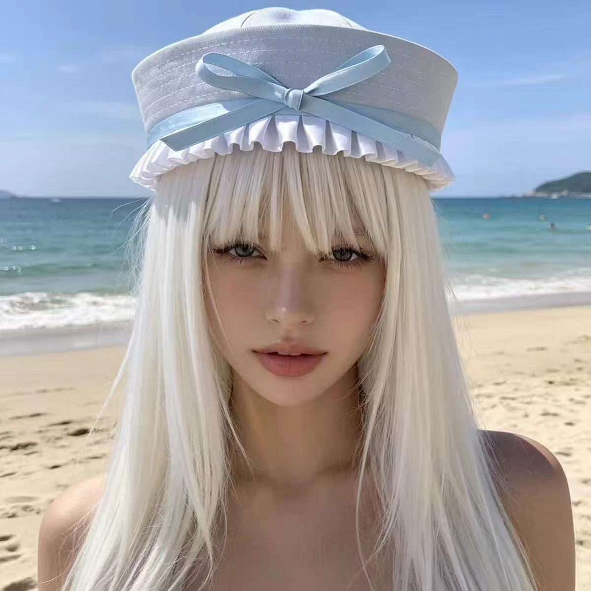 하늘색 챙이 달린 선원 모자
