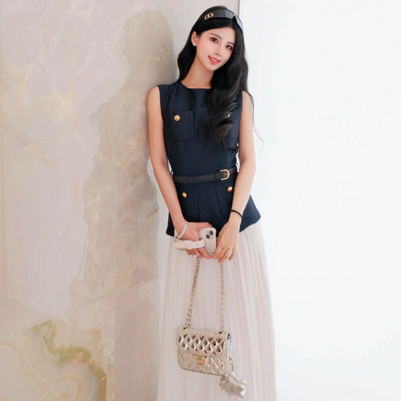 Blue and White Satin Small Fragrant Fake Two-Piece Sleeveless Dress, High-Waisted Slim Long Skirt with Belt