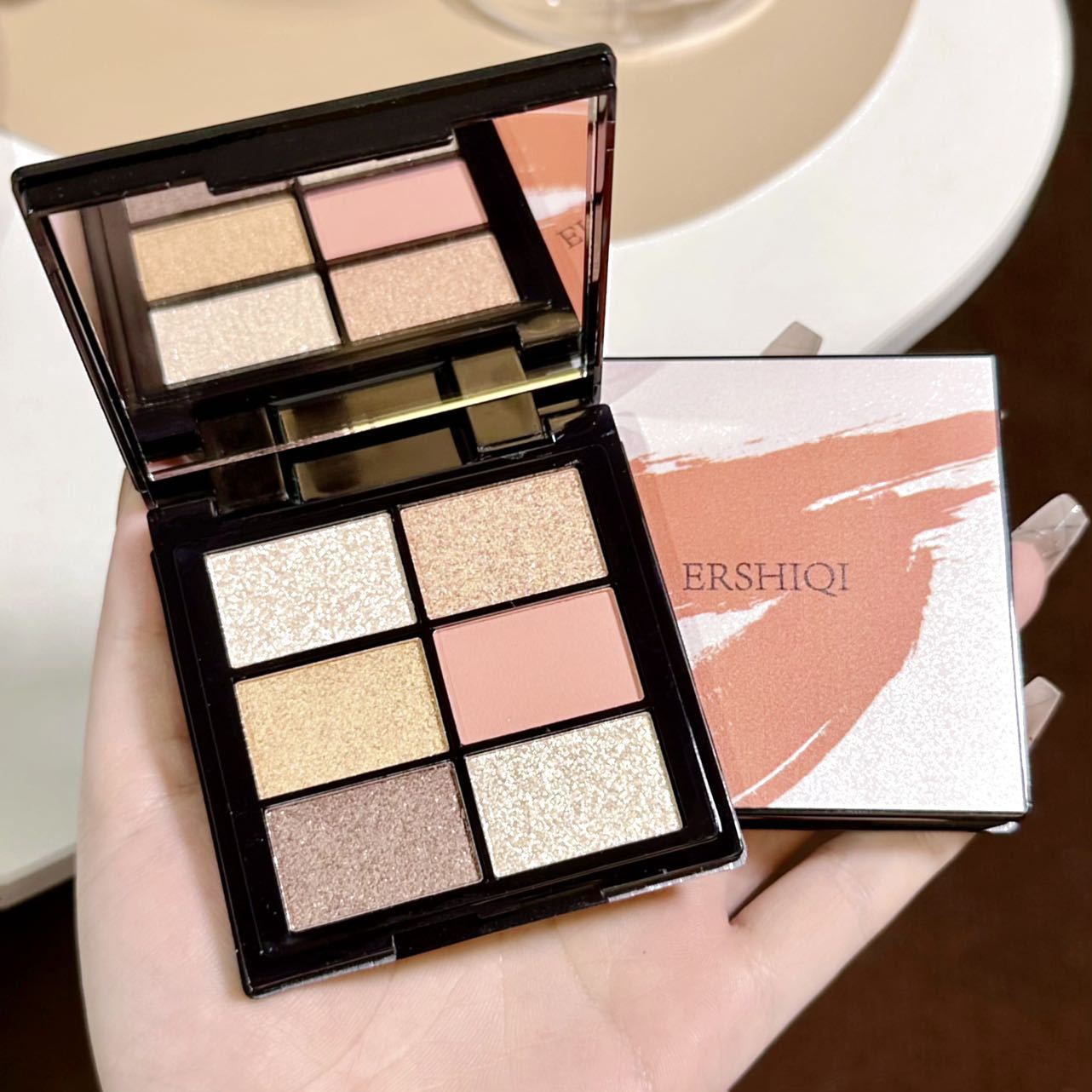 Série exclusive ErshiQI Dry Landscape, fard à paupières intégré à flash fin haute luminosité, réparation spéciale du visage Ins_voghion.com