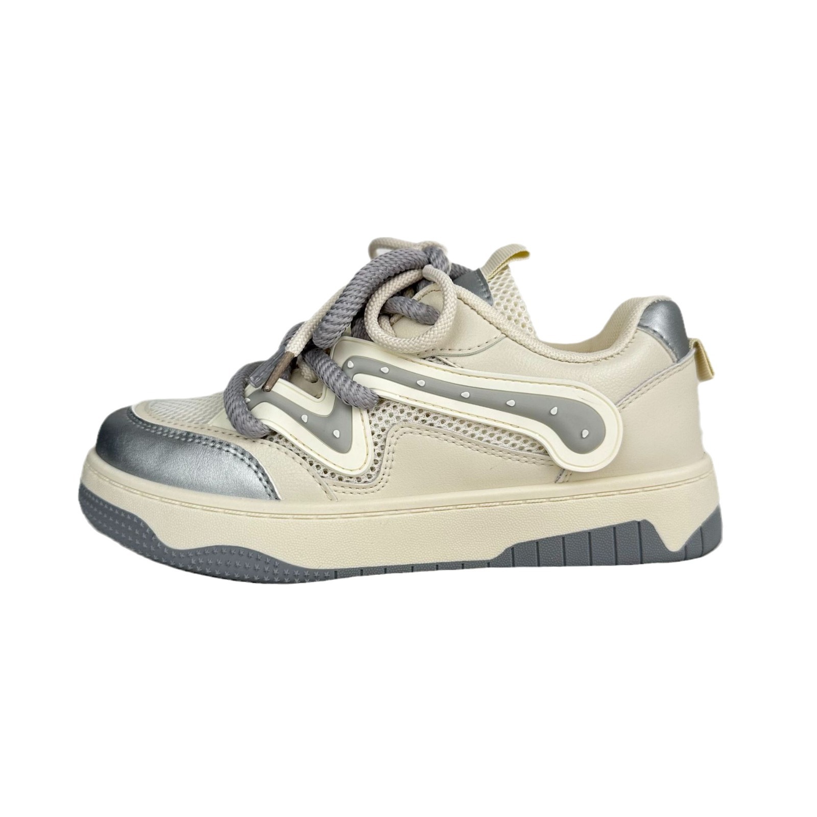 Yuanbo2024 zapatos de verano transpirables de tela de tela de red de mujer tendencia en línea plateada coreana zapatos de skate en vivo zapatos blancos