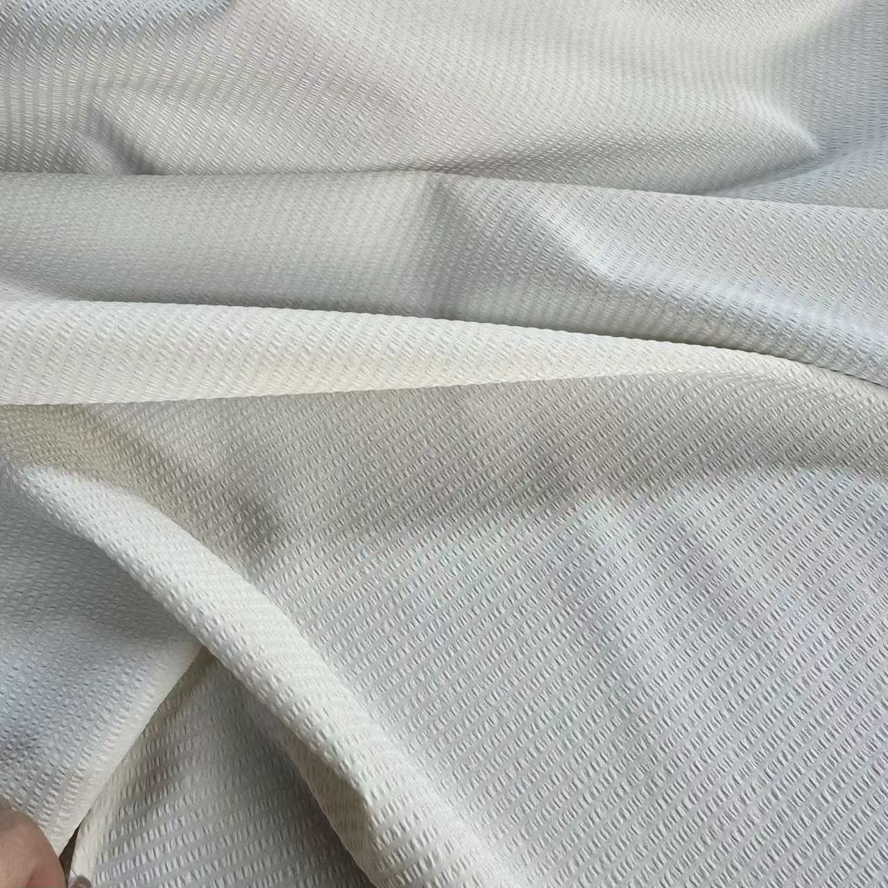 T400消光弹力泡泡皱户外服装登山裤短裤女装连衣裙梭织面料