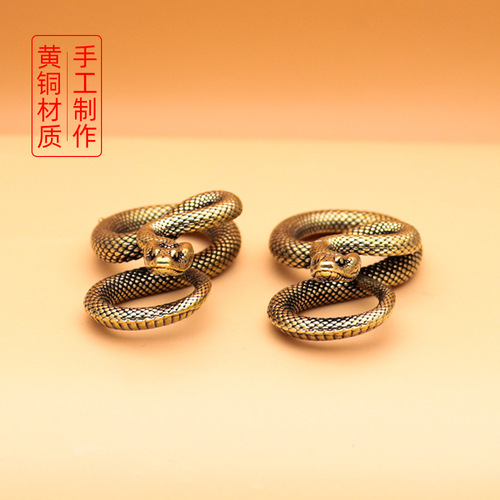 National trend snake head keychain pendant brass jewelry pendant gifts small gifts street stall New Year small gifts wholesale