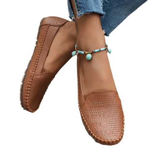 Plus-size e-commerce supplier: Solid-color vintage women's flat loafers—trendy, comfortable, and low-heeled