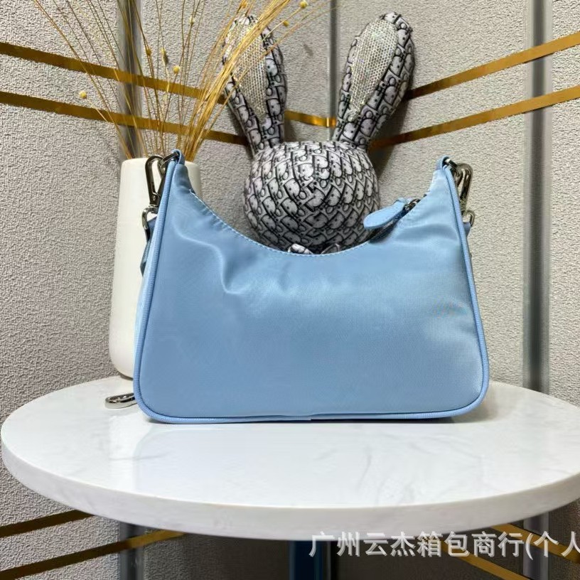 HOBO Champion 2024 otoño nuevo bolso de brazo letras sólidas bolso de moda coronado bolso de hombro bolso de mochila Oxford