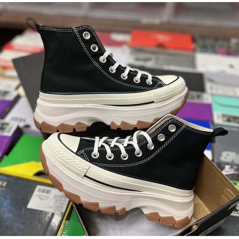 New 2025 New Black Low-Top Thick-Soled Height-Increasing Non-Slip Wear-Resistant Canvas Casual Shoes Couple Versatile_vogvips.com